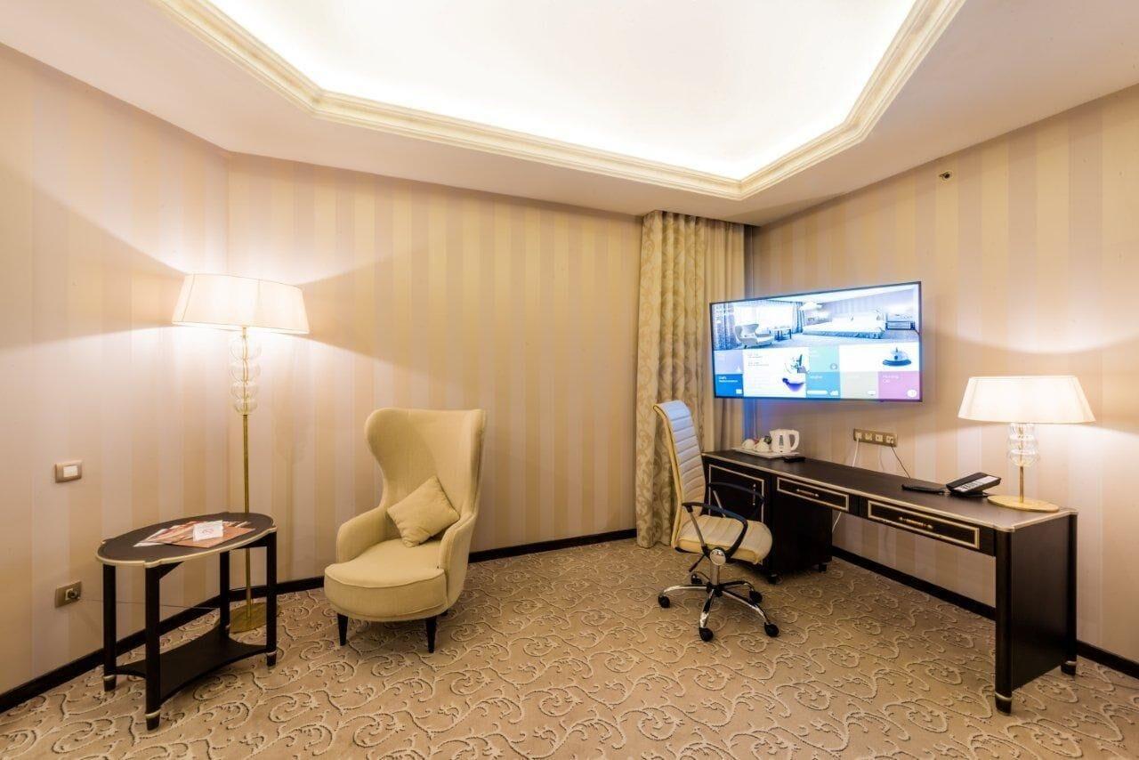 Hotel Prahova Plaza Ploiesti Exterior photo