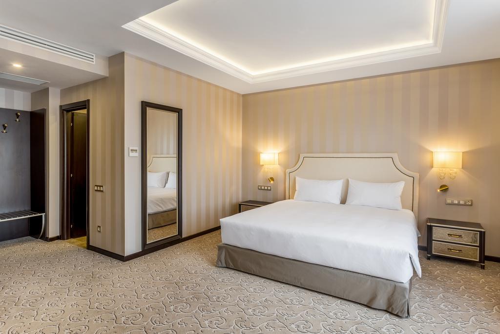 Hotel Prahova Plaza Ploiesti Exterior photo
