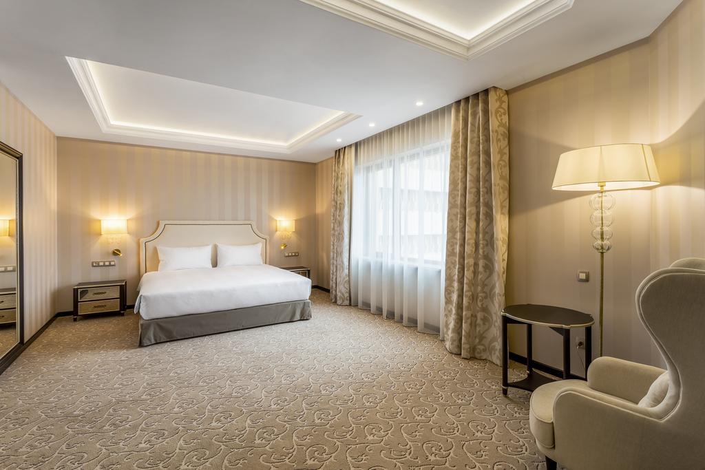 Hotel Prahova Plaza Ploiesti Exterior photo