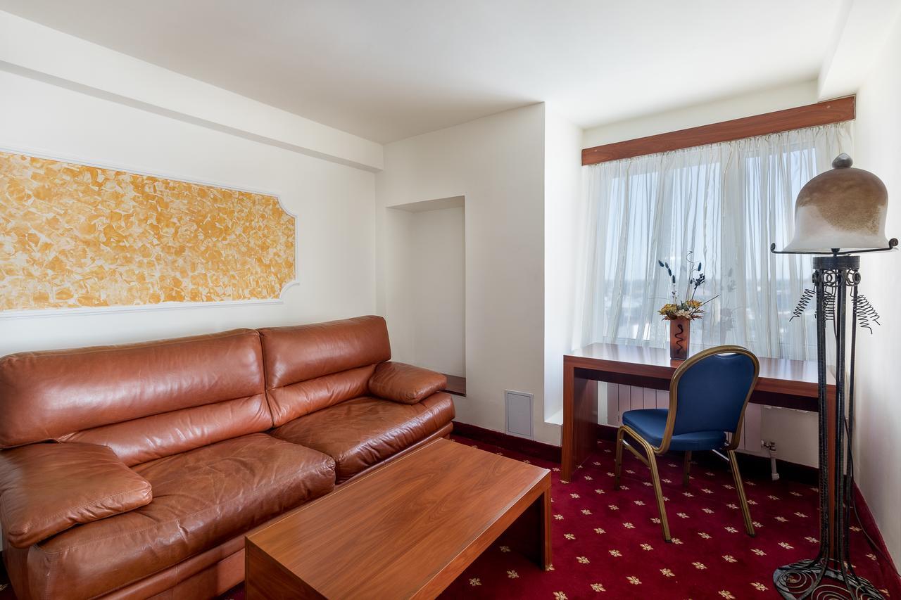 Hotel Prahova Plaza Ploiesti Exterior photo
